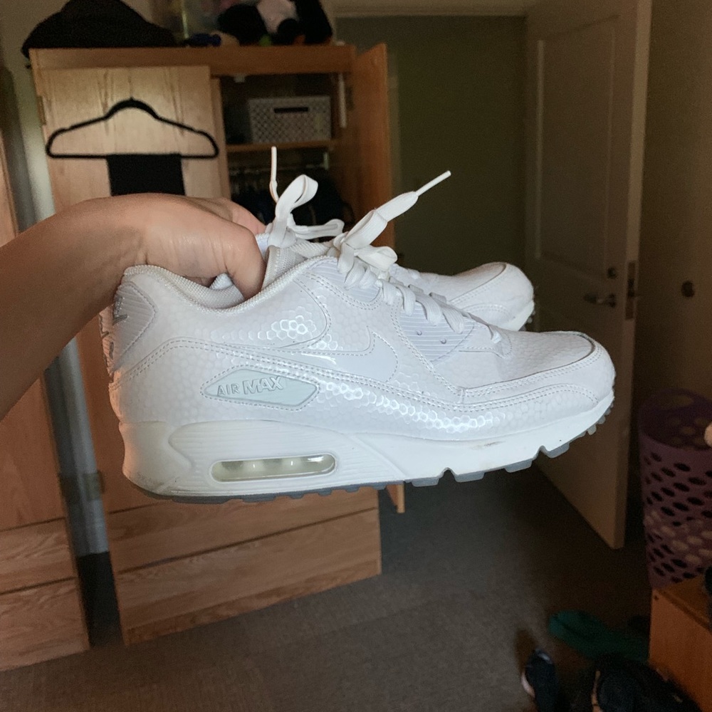 NIKE AIR MAX